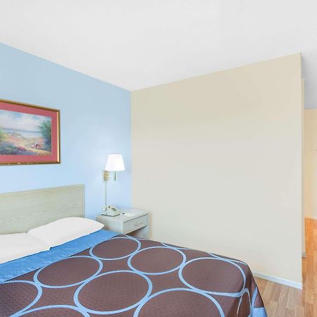 Super 8 By Wyndham Canandaigua Exteriér fotografie