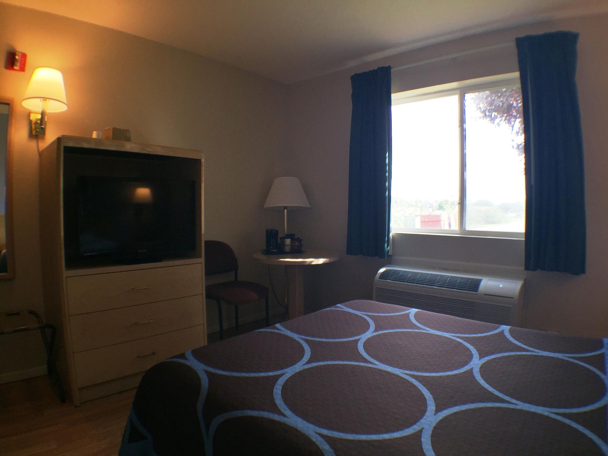 Super 8 By Wyndham Canandaigua Exteriér fotografie