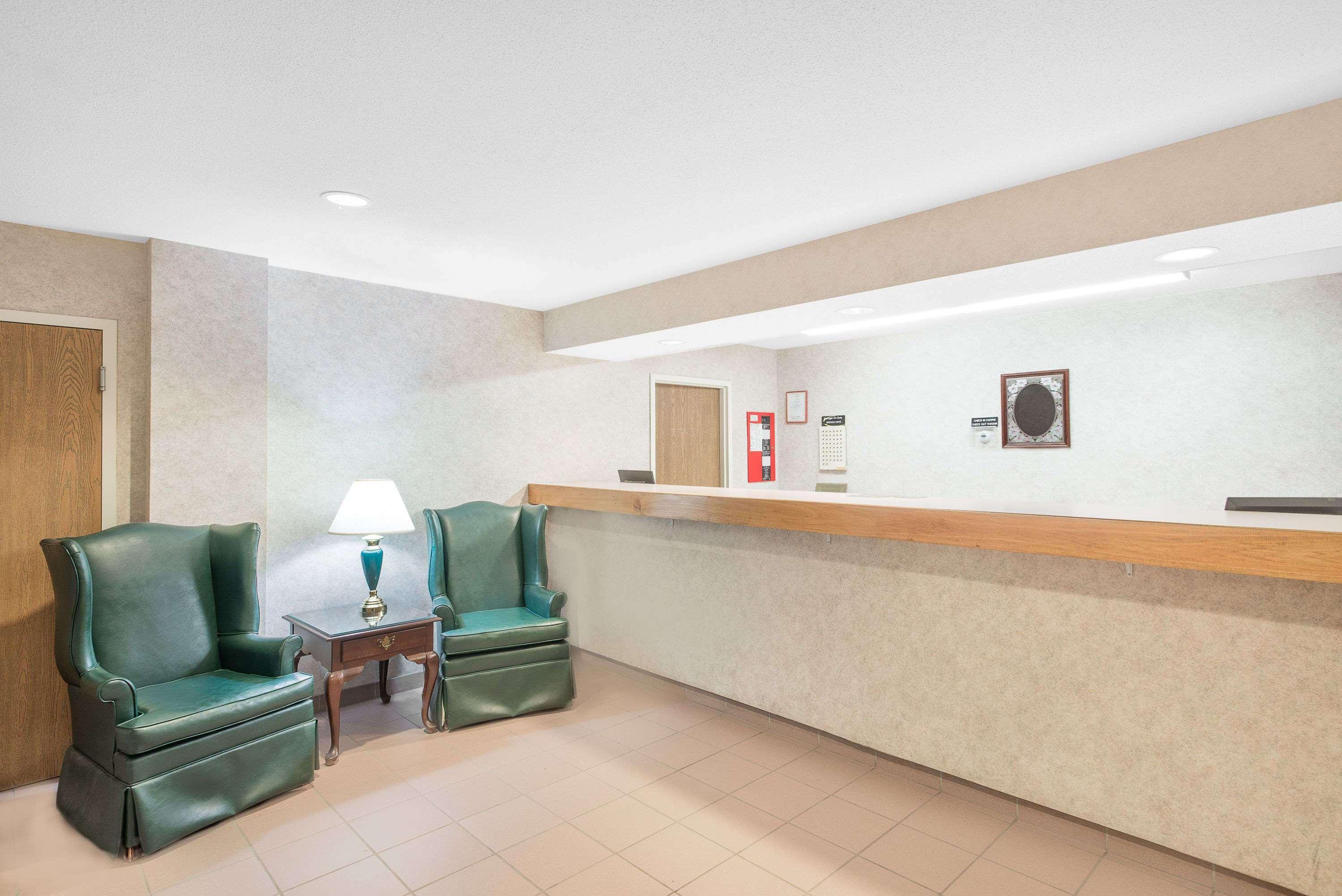 Super 8 By Wyndham Canandaigua Exteriér fotografie