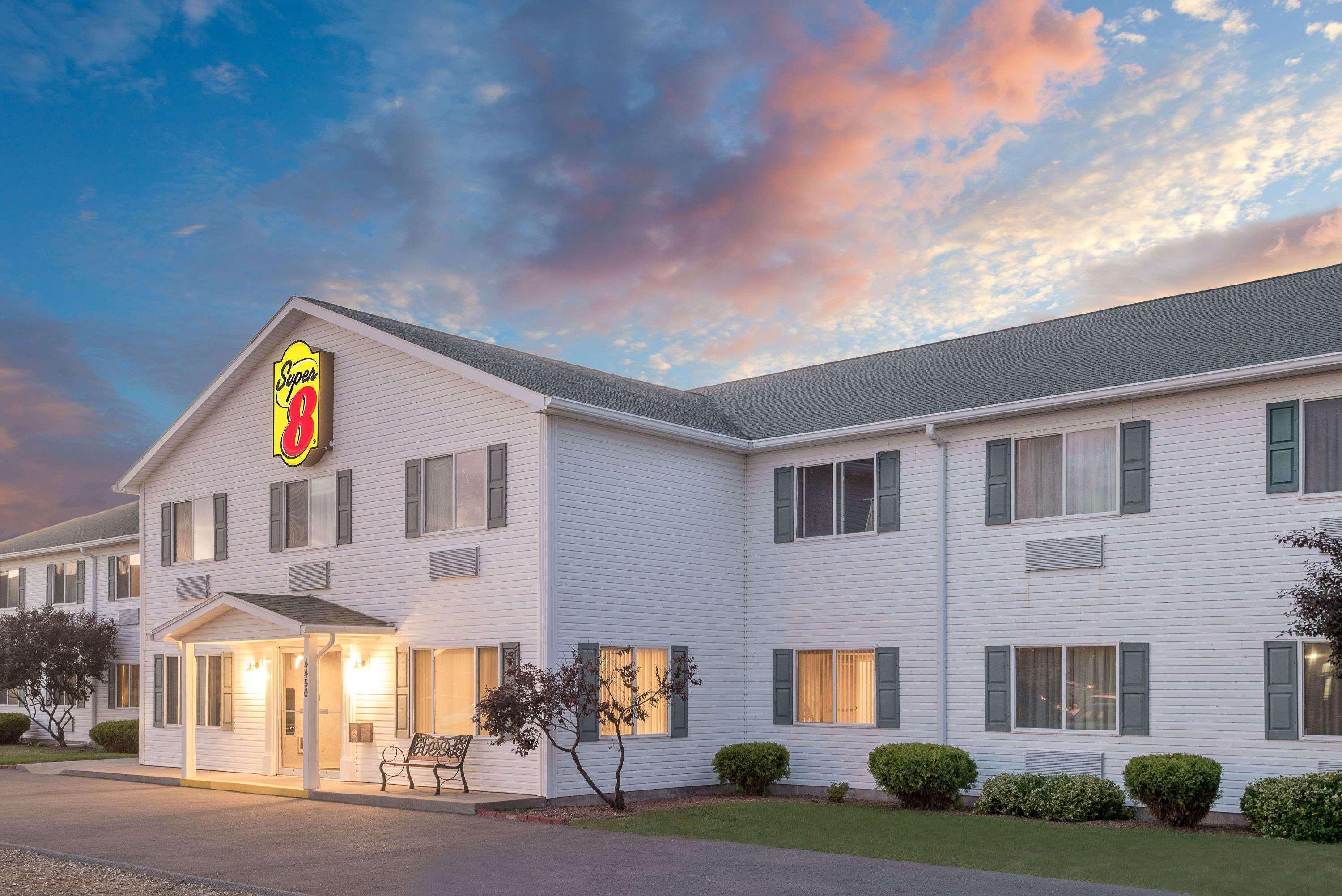 Super 8 By Wyndham Canandaigua Exteriér fotografie