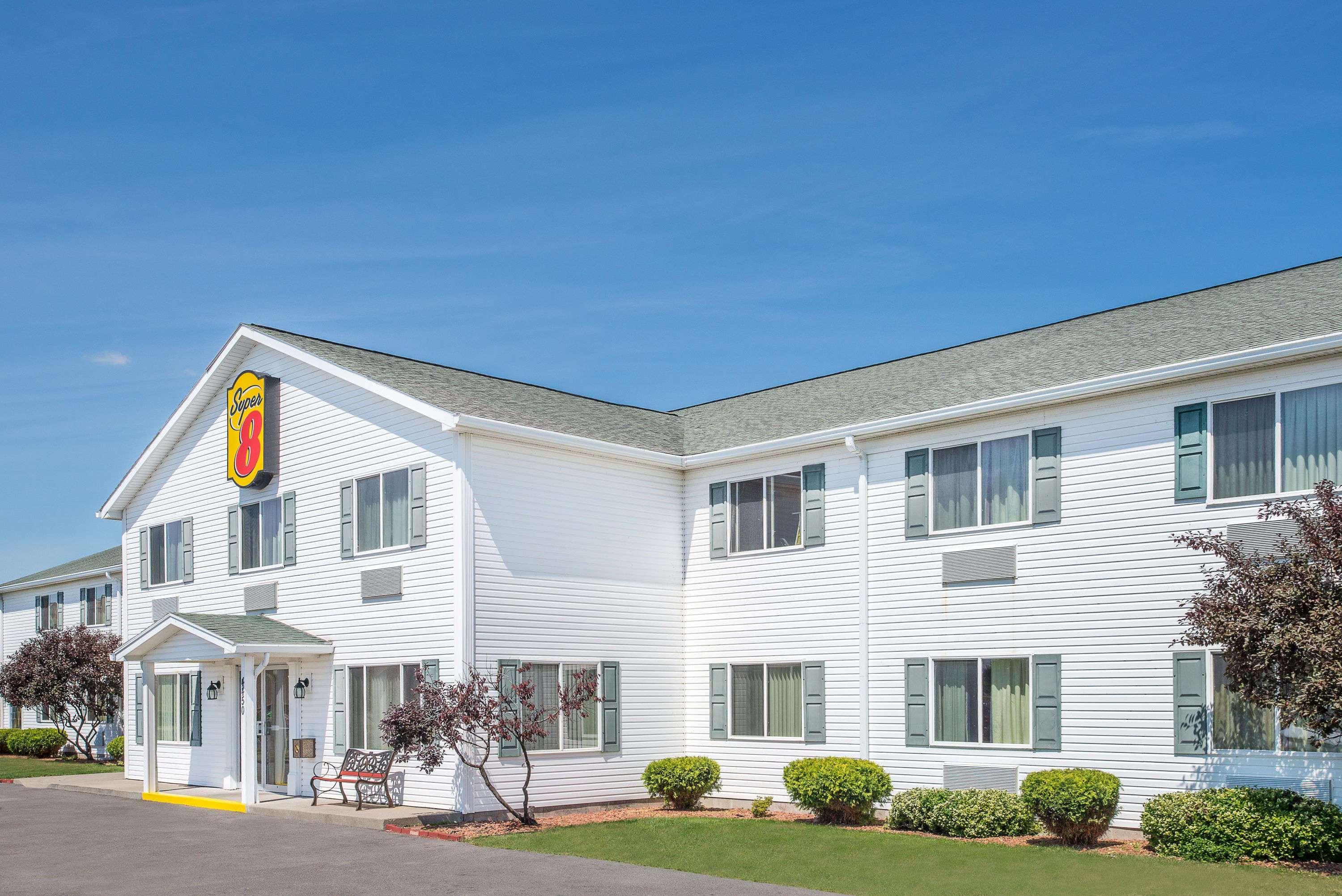 Super 8 By Wyndham Canandaigua Exteriér fotografie