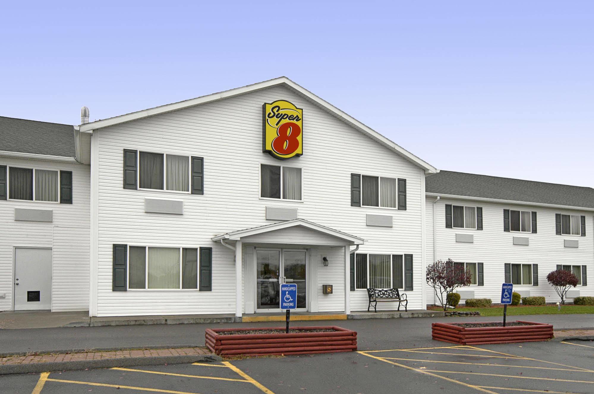 Super 8 By Wyndham Canandaigua Exteriér fotografie
